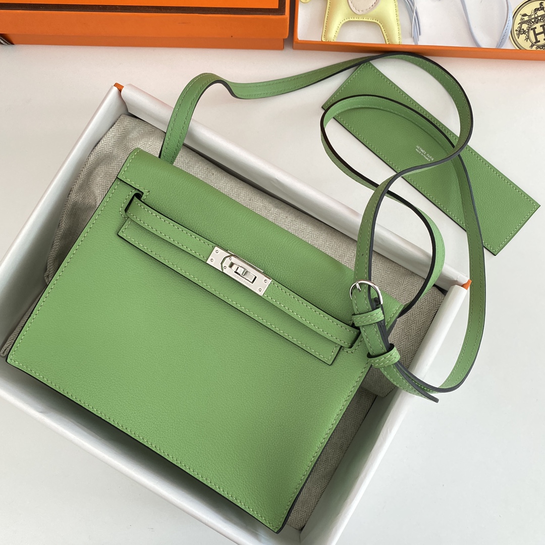 Hermes Kelly Danse Evercolor Bag In Green Kiwi Color